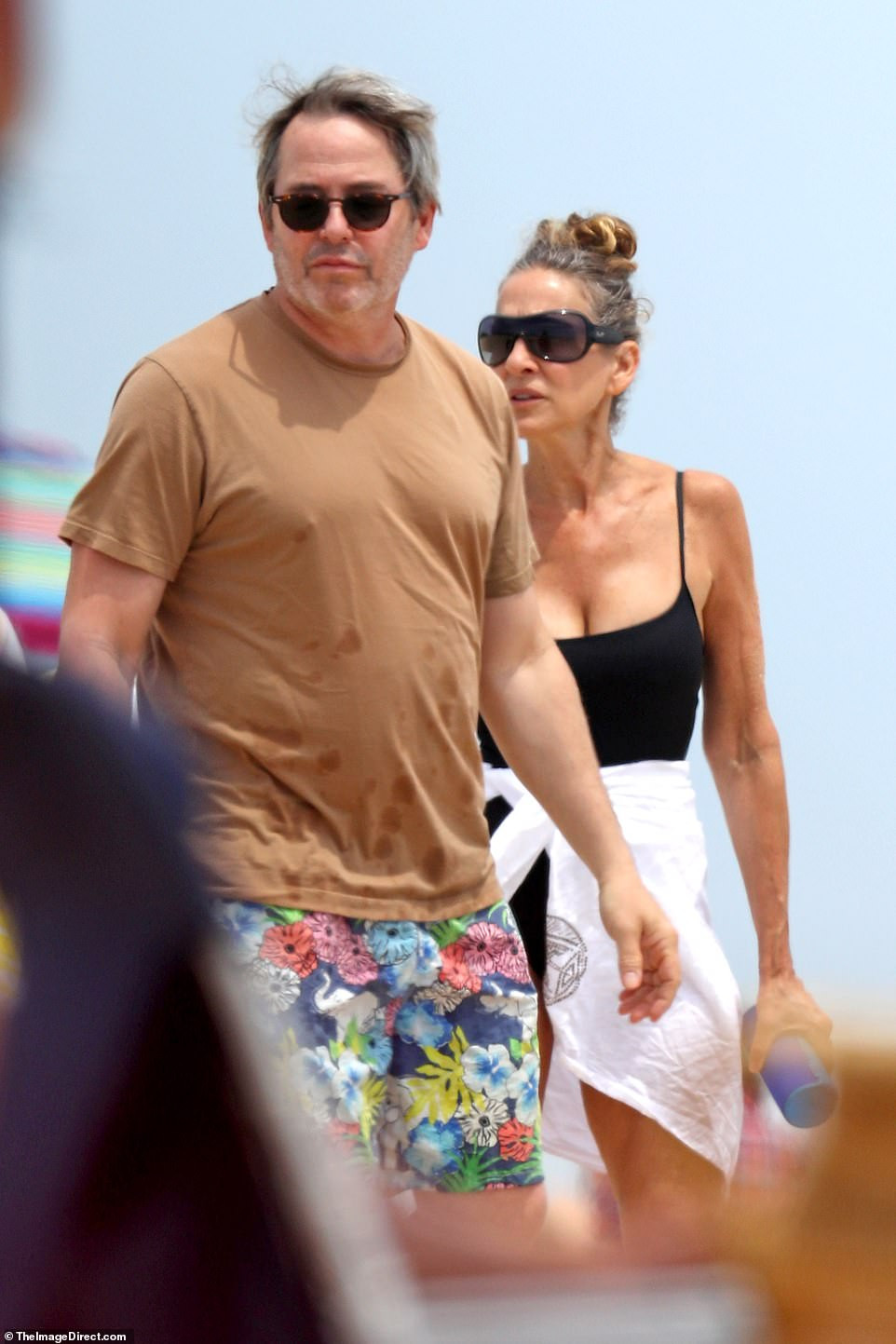 Sao ‘Sex and the City’ khoe dáng nuột khó tin tuổi 55, vòng một ‘khủng’ gây chú ý ảnh 1