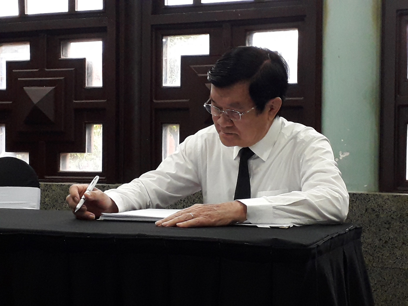 Lãnh đạo Đảng, nhà nước viếng nhà tình báo huyền thoại Trần Quốc Hương ảnh 6