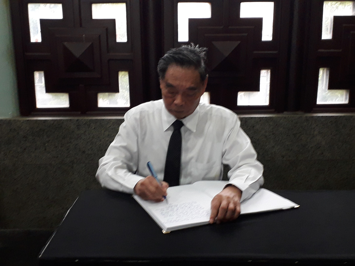 Lãnh đạo Đảng, nhà nước viếng nhà tình báo huyền thoại Trần Quốc Hương ảnh 8