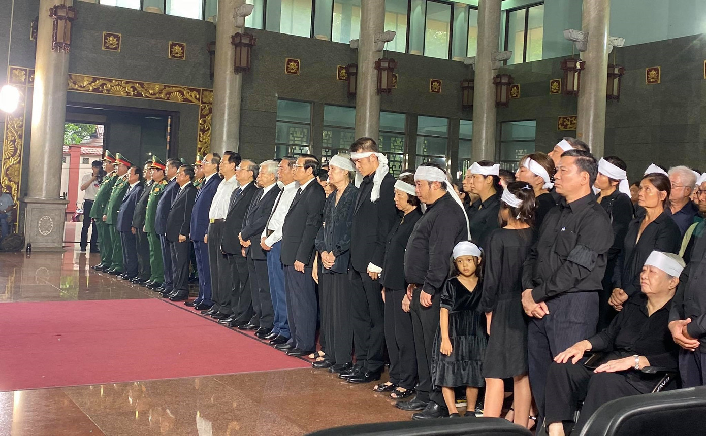 Lãnh đạo Đảng, nhà nước viếng nhà tình báo huyền thoại Trần Quốc Hương ảnh 1