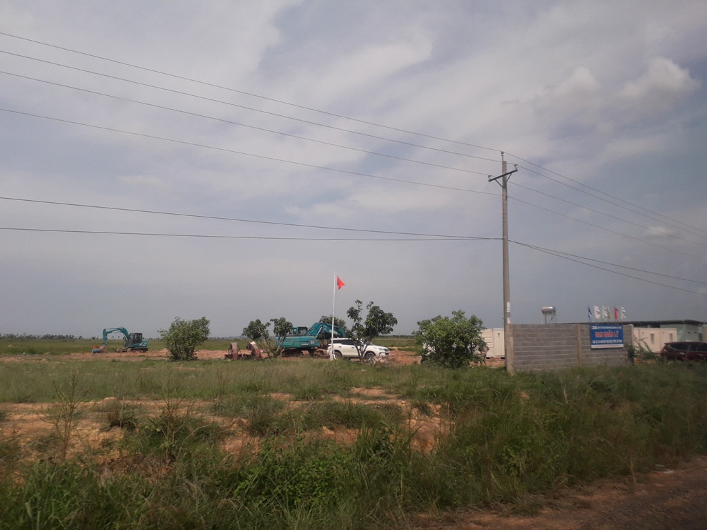 Cận cảnh khu đất làm điện mặt trời Thái Lan muốn mua sát biên giới Campuchia ảnh 7