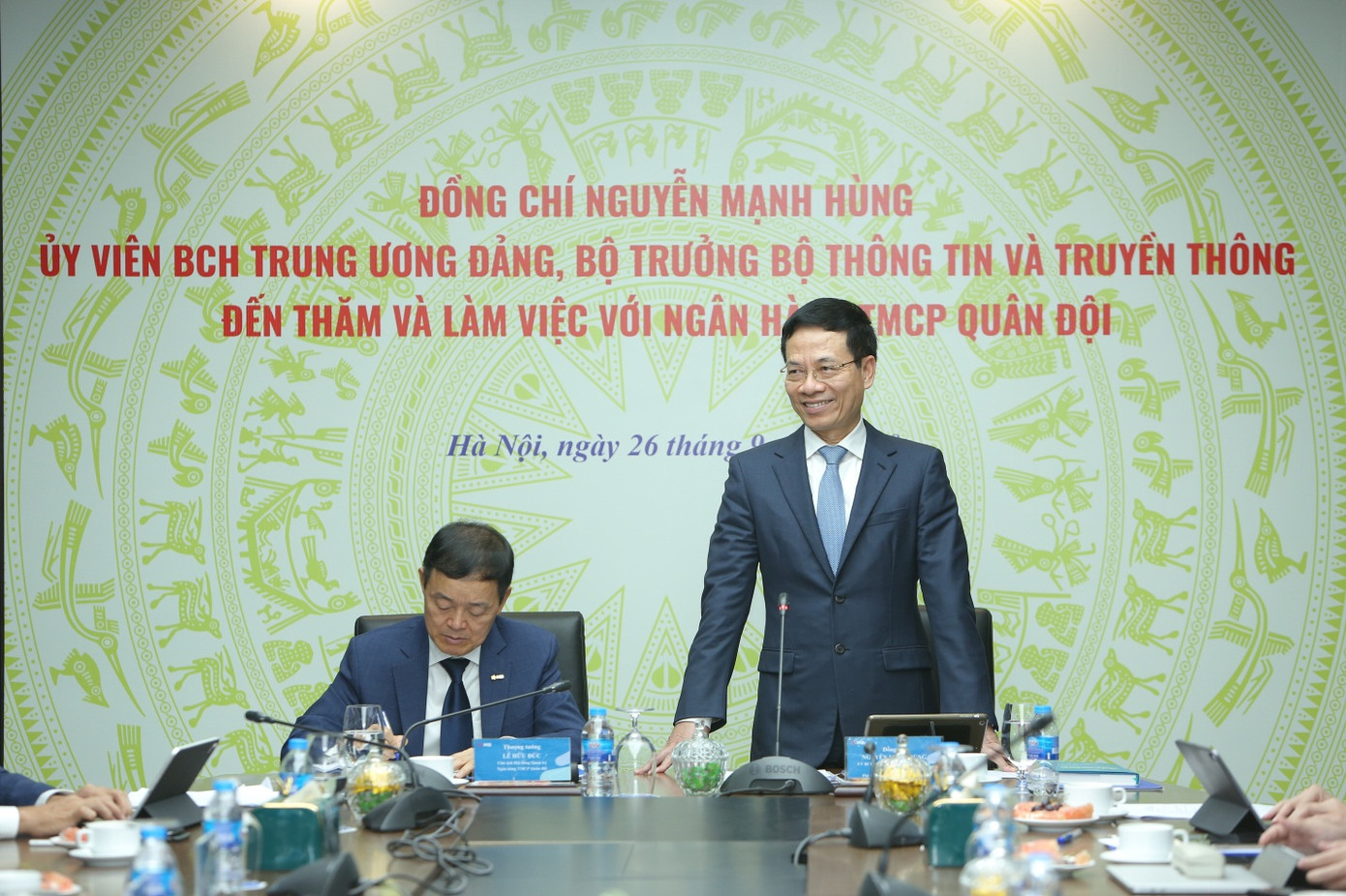 Bộ trưởng Bộ TT&TT: “MB có lợi thế tiên phong về chuyển đổi số” ảnh 1