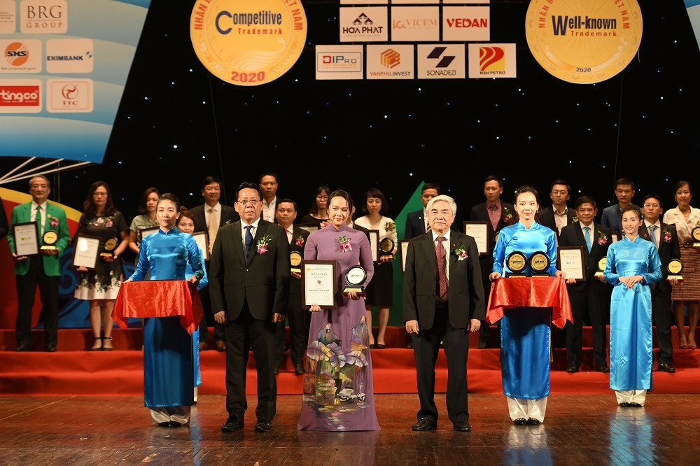 Văn Phú - Invest được vinh danh 'Top 20 nhãn hiệu Nổi tiếng Việt Nam' ảnh 3