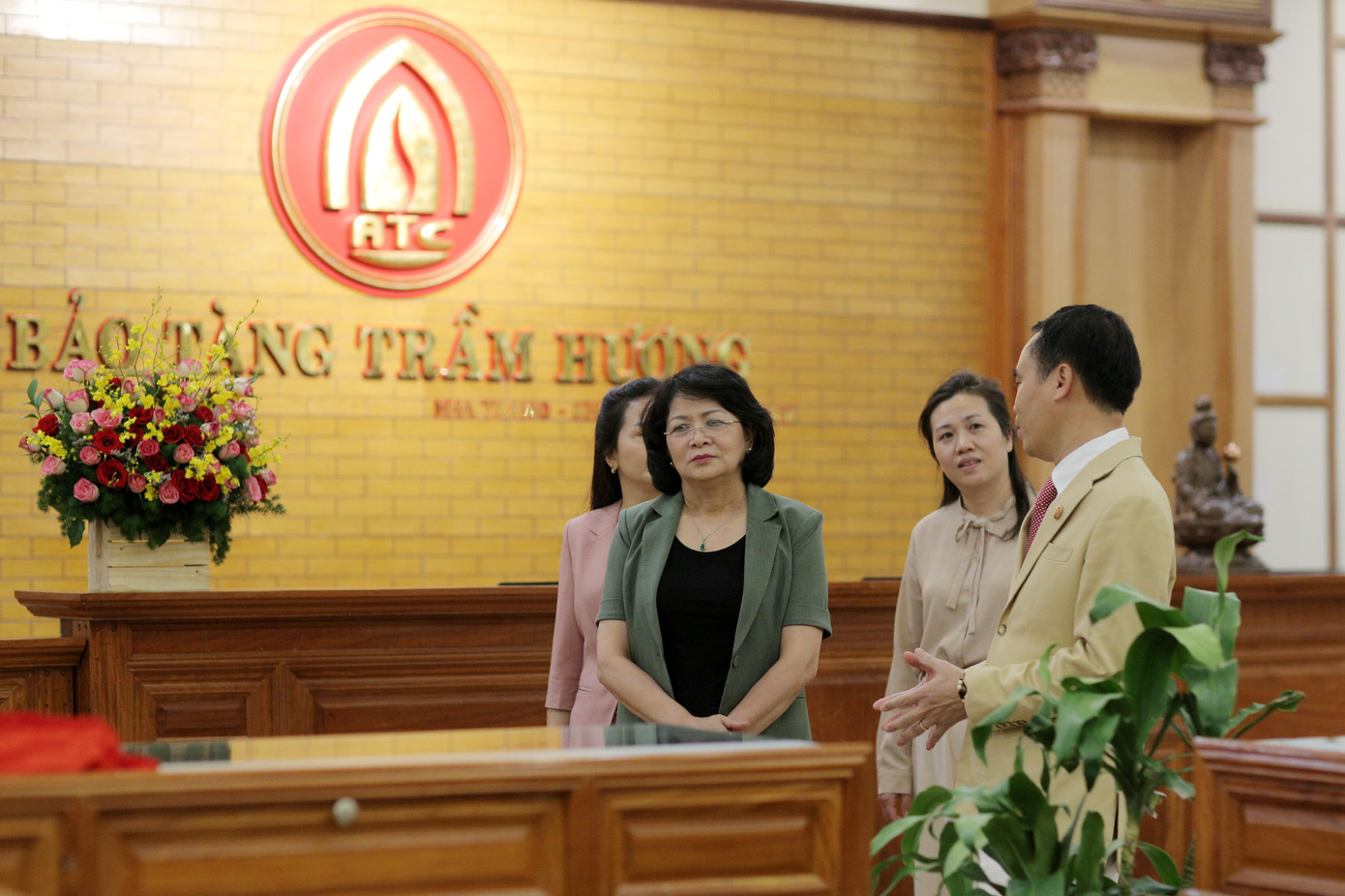 Phó Chủ tịch nước Đặng Thị Ngọc Thịnh thăm công ty Trầm hương Khánh Hòa ảnh 4