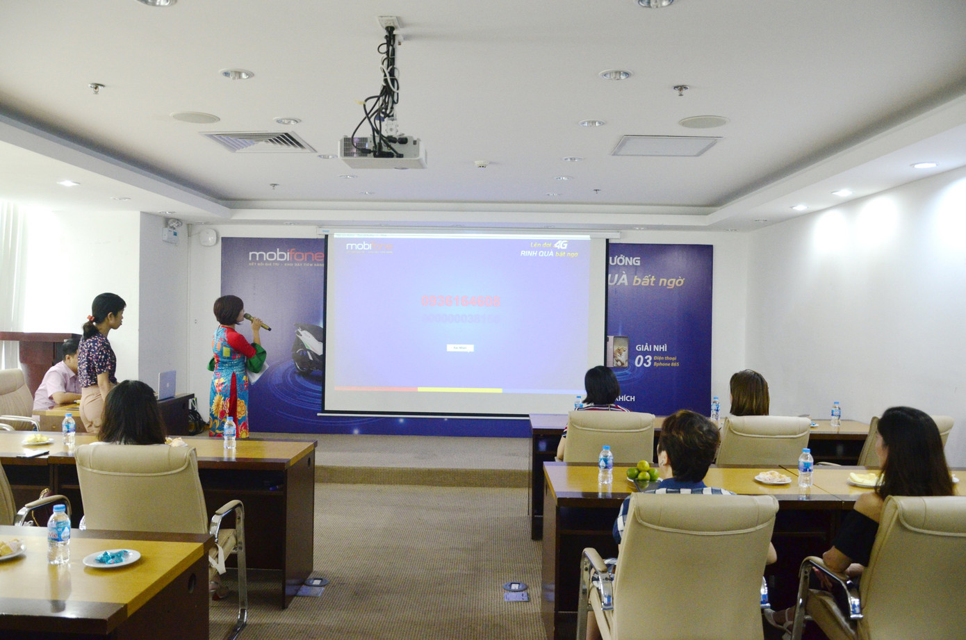 Mobifone tổ chức buổi quay số trúng thưởng chương trình 'Lên đời 4G, rinh quà bất ngờ' ảnh 2