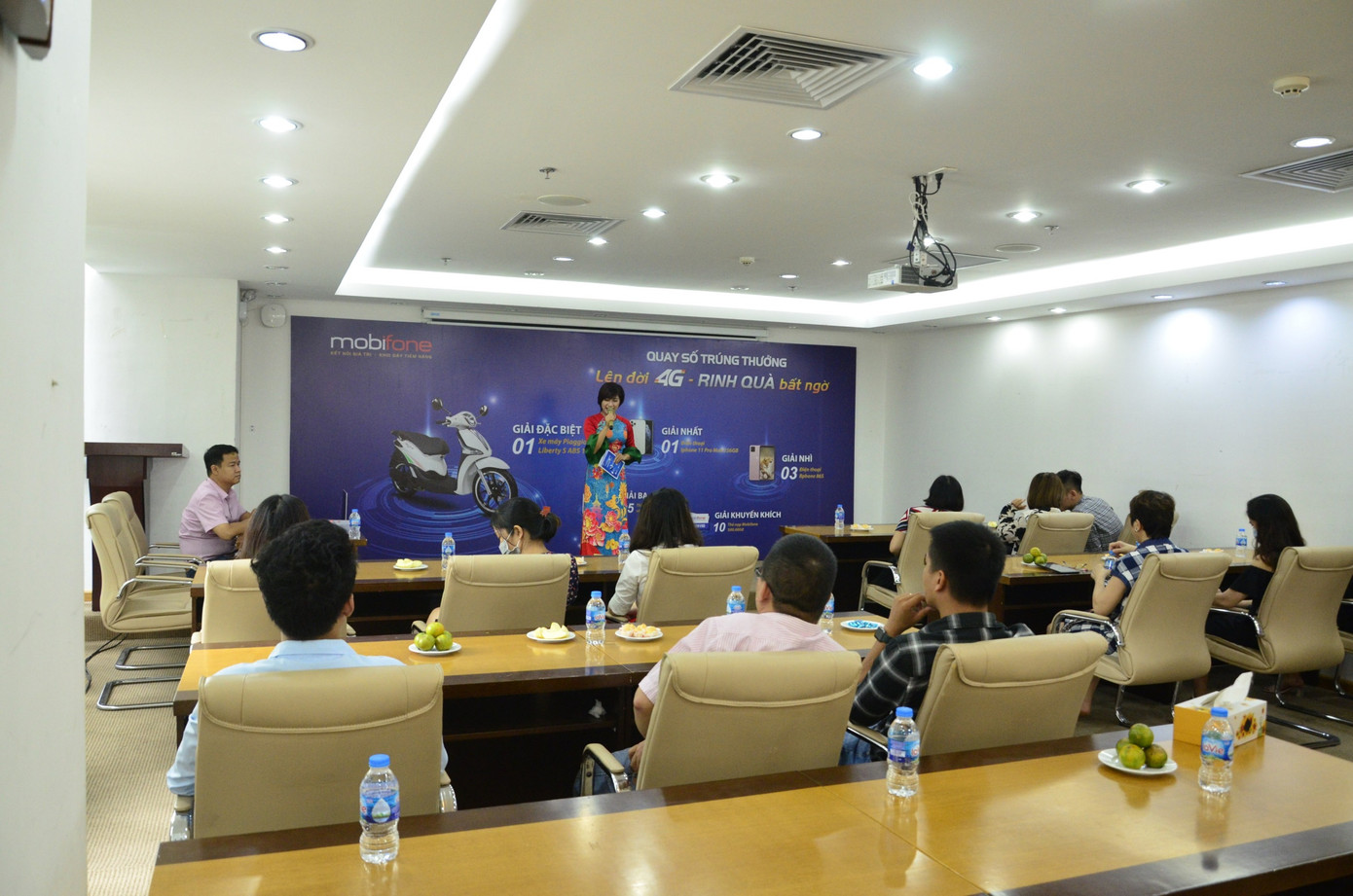 Mobifone tổ chức buổi quay số trúng thưởng chương trình 'Lên đời 4G, rinh quà bất ngờ' ảnh 4