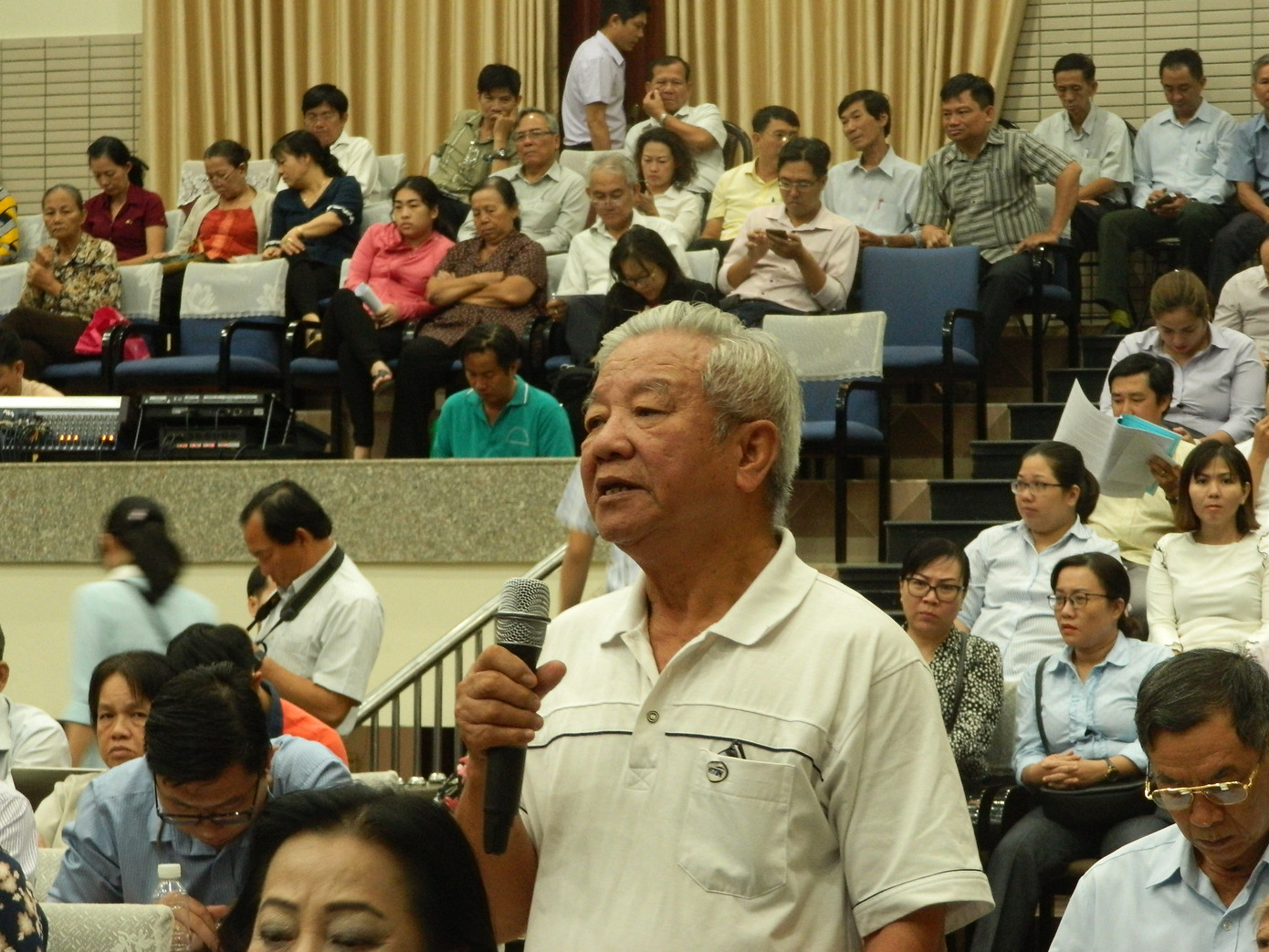 Cử tri TPHCM: Phải xem tham nhũng như tội phản quốc ảnh 1