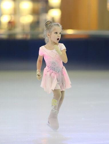 Ngắm vẻ đẹp các thiên thần trượt băng nghệ thuật ảnh 4