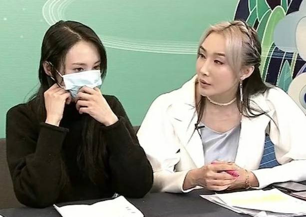 Đến muộn giờ livestream hơn một tiếng, Trịnh Sảng bị netizen chỉ trích dữ dội ảnh 1