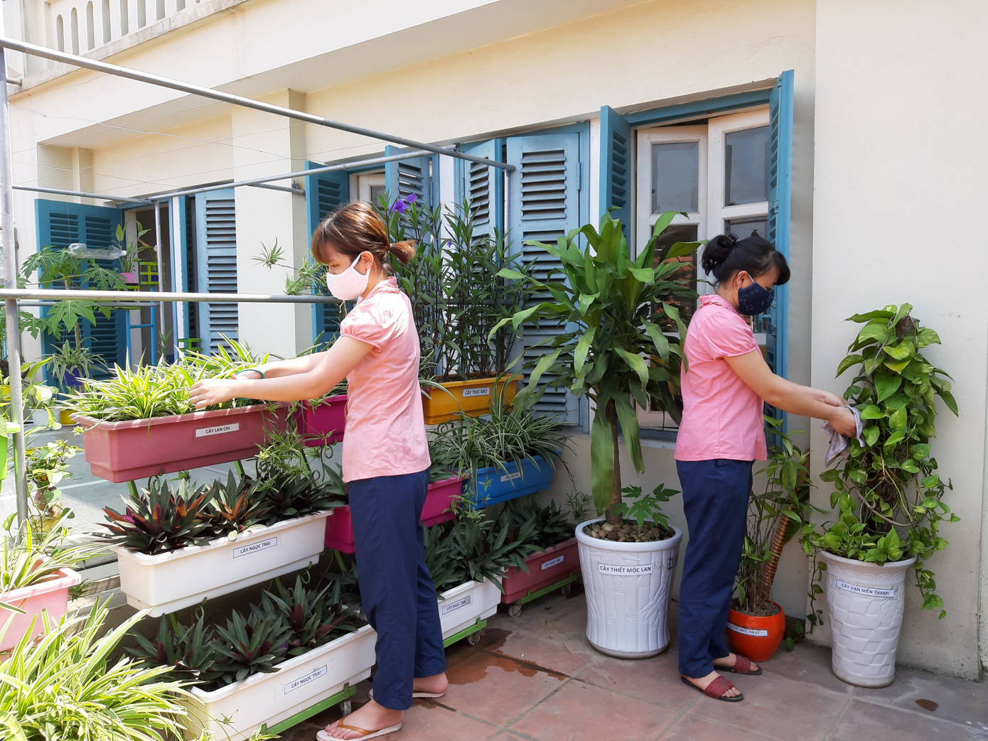 Hà Nội: Các trường mầm non tất bật vệ sinh chuẩn bị đón học sinh trở lại ảnh 3