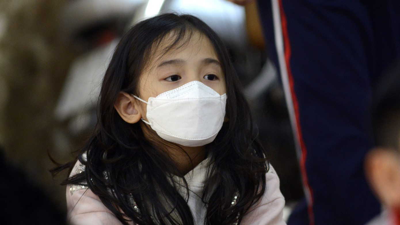 Bố của bệnh nhân thứ 17 đã tiếp xúc bao nhiêu người? ảnh 2