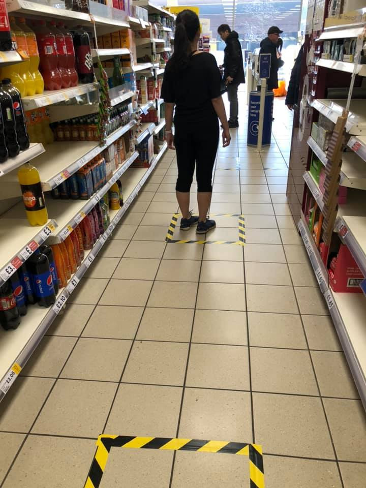 Lưu học sinh Việt Nam tại Anh đối mặt thế nào với dịch COVID-19 ảnh 2