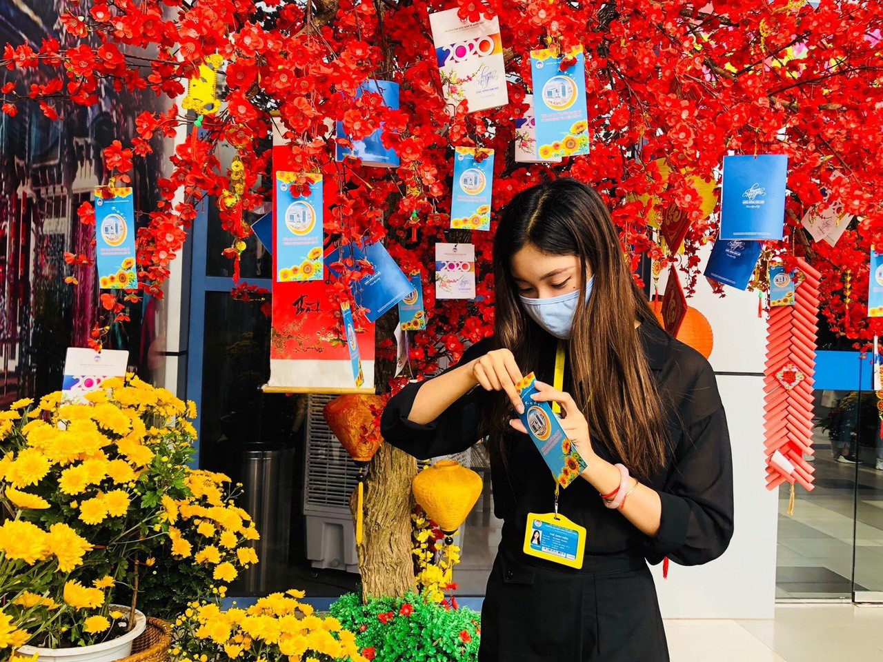 Đi học vào tháng 5: Sinh viên vẫn được nhận lì xì năm mới ảnh 2