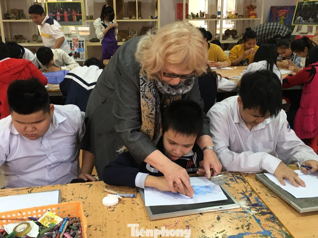 Nghệ thuật vượt qua thị giác của học sinh trường Nguyễn Đình Chiểu ảnh 1