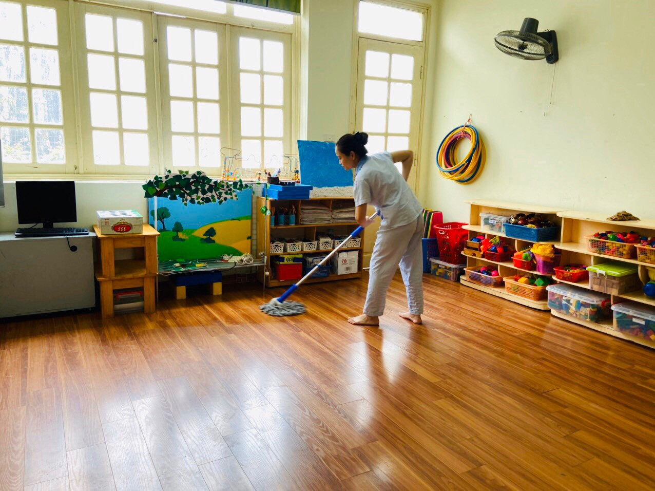 Hà Nội: Các trường mầm non tất bật vệ sinh chuẩn bị đón học sinh trở lại ảnh 7