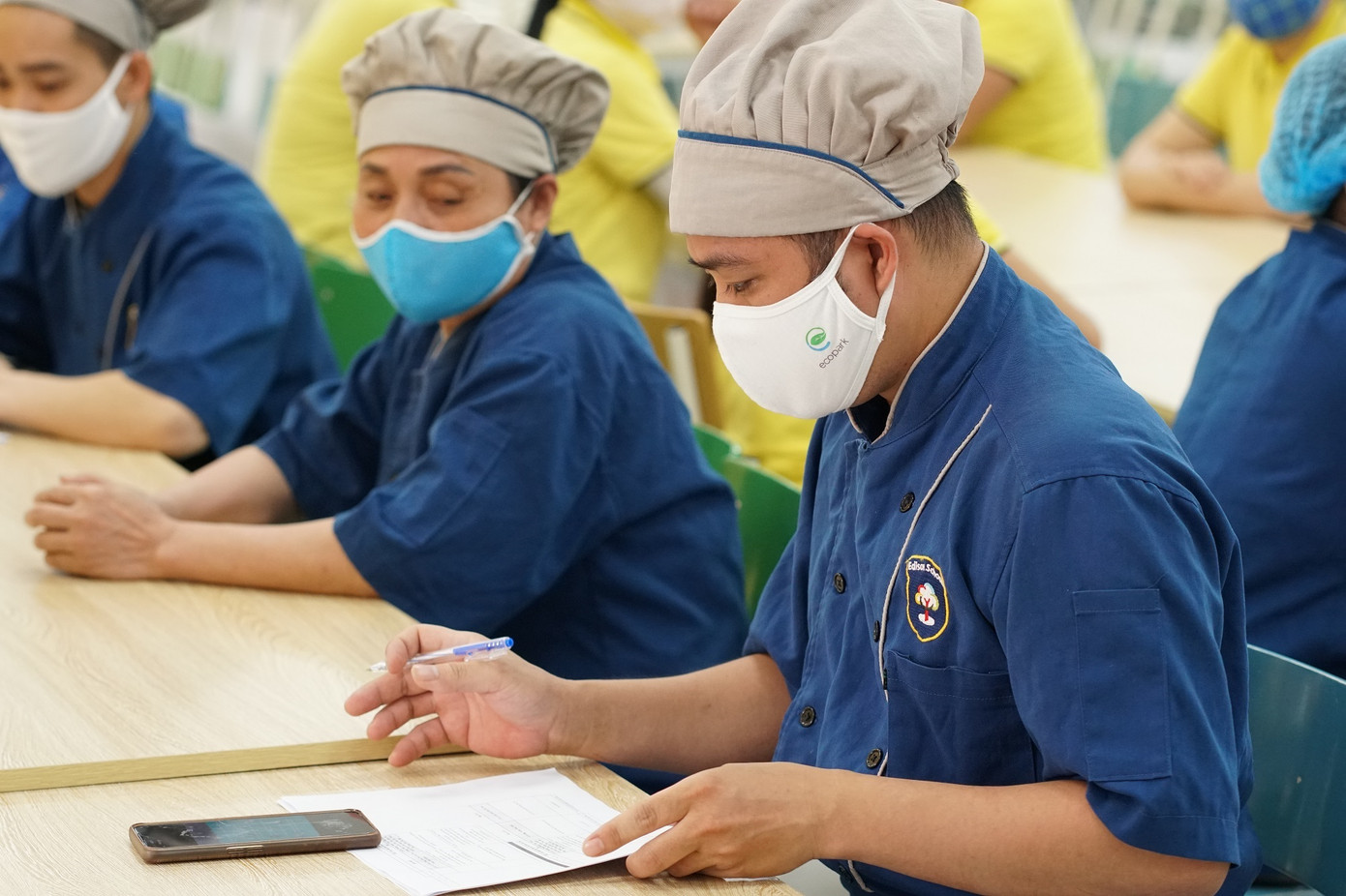 Dọn vệ sinh khử khuẩn, chuẩn bị đón học sinh quay lại trường ảnh 4