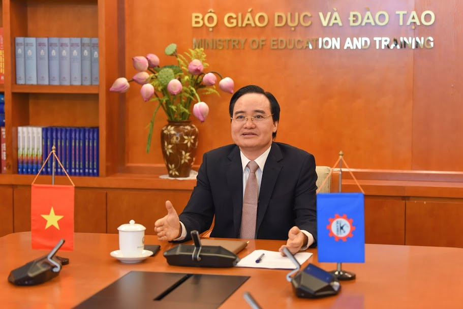Bộ trưởng Phùng Xuân Nhạ: Đại dịch COVID-19 thúc đẩy chuyển đổi số trong giáo dục ảnh 1