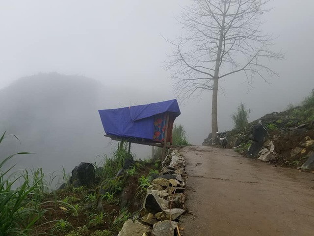 Nam sinh dựng lán học online bên sườn núi: Hành trình bắt sóng 4G ảnh 1