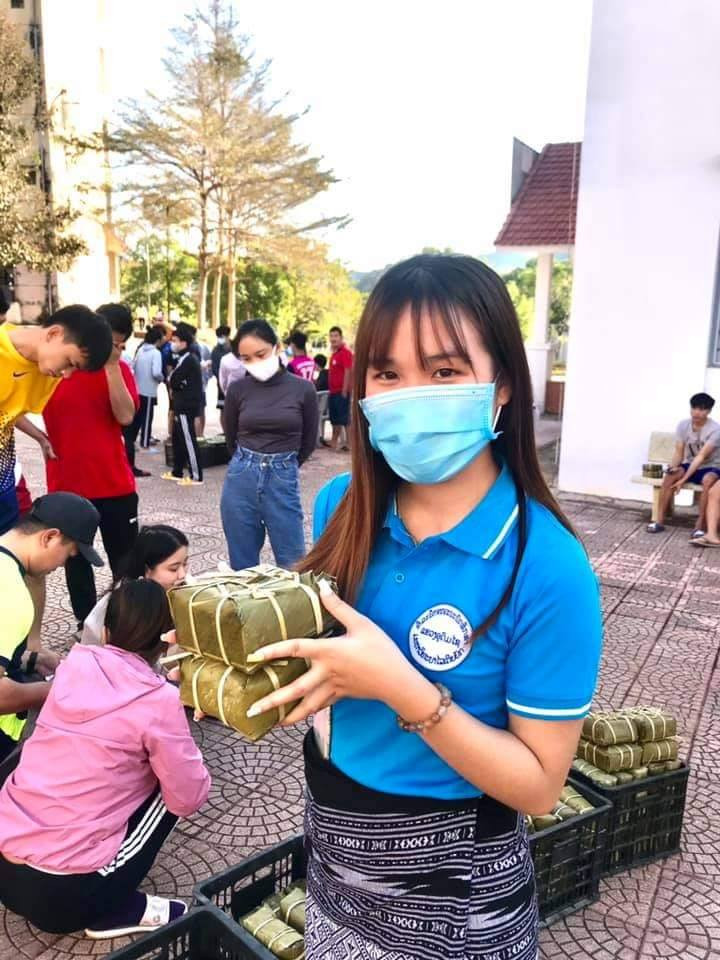 Lưu học sinh quốc tế háo hức ăn tết tại Việt Nam ảnh 3