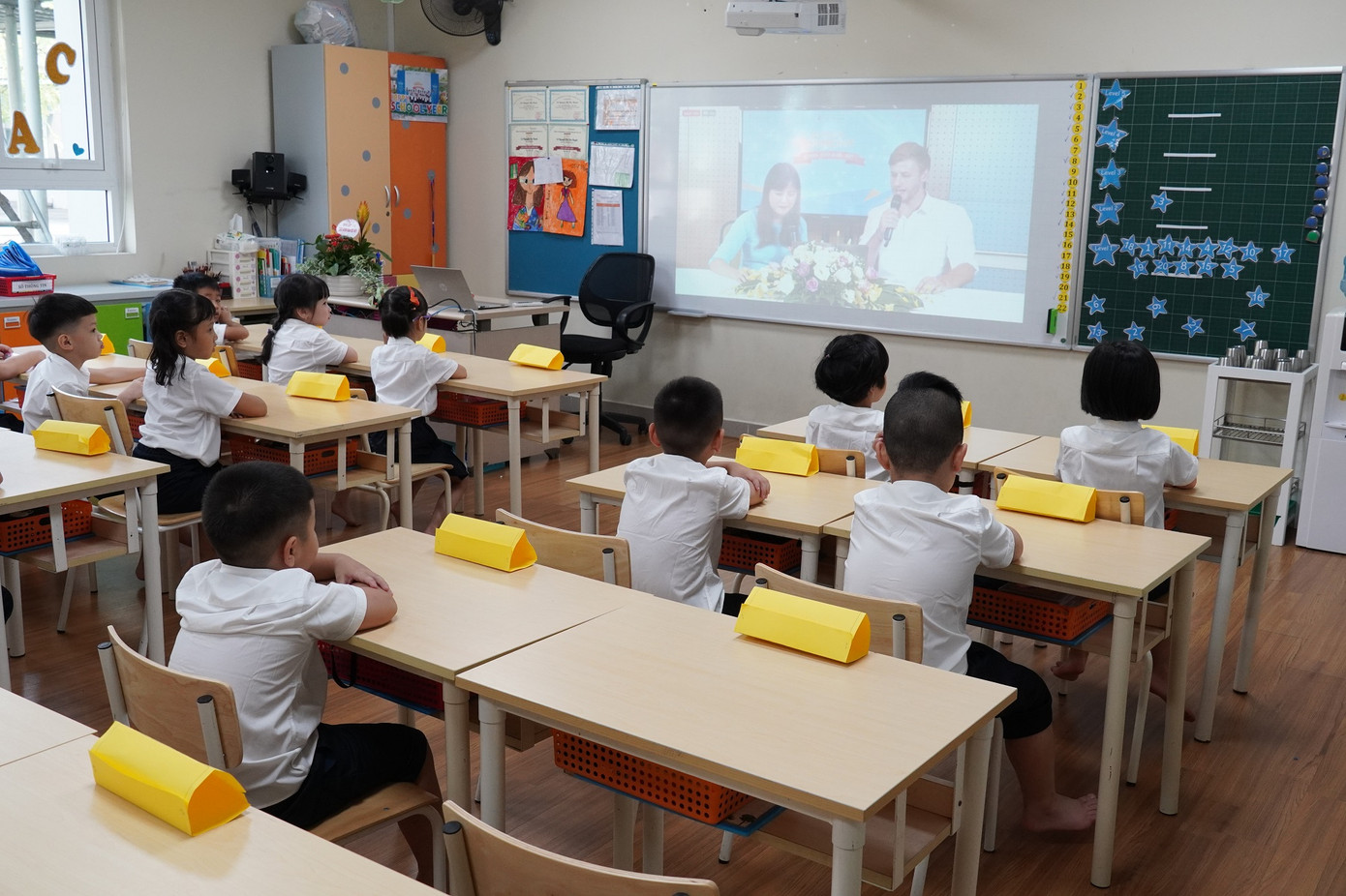 Lễ khai giảng được truyền hình trực tiếp của học sinh Hà Nội ảnh 3