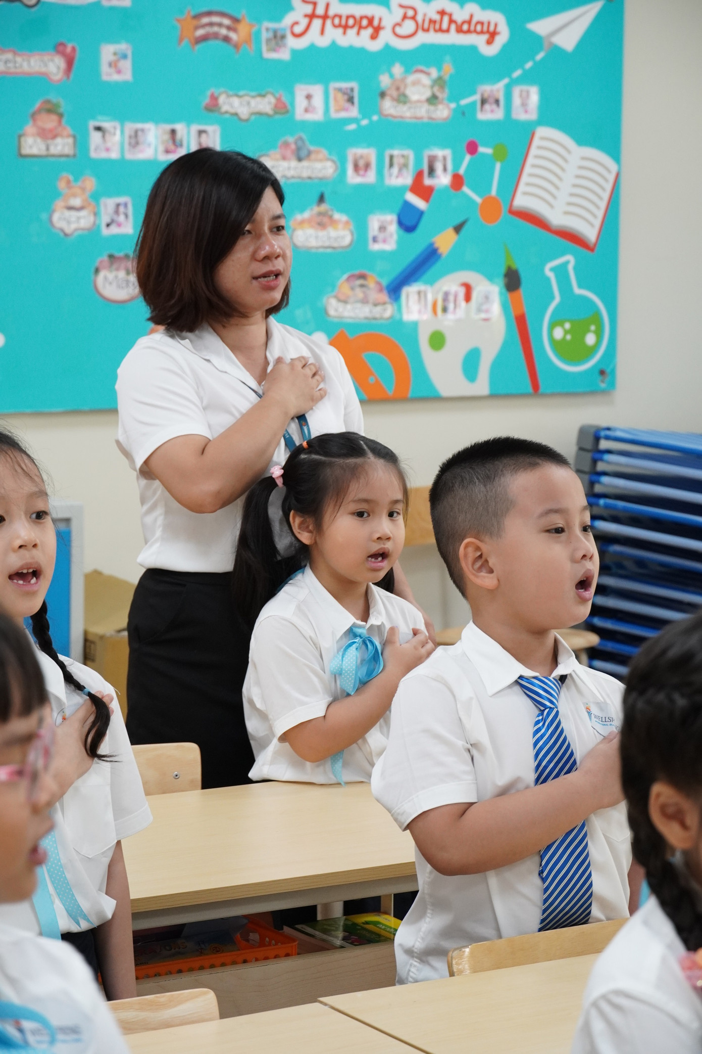 Lễ khai giảng được truyền hình trực tiếp của học sinh Hà Nội ảnh 4