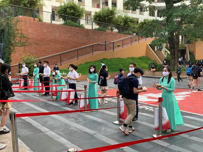 Trở lại trường sau 3 tháng nghỉ vì dịch: Khoảnh khắc không thể nào quên ảnh 1