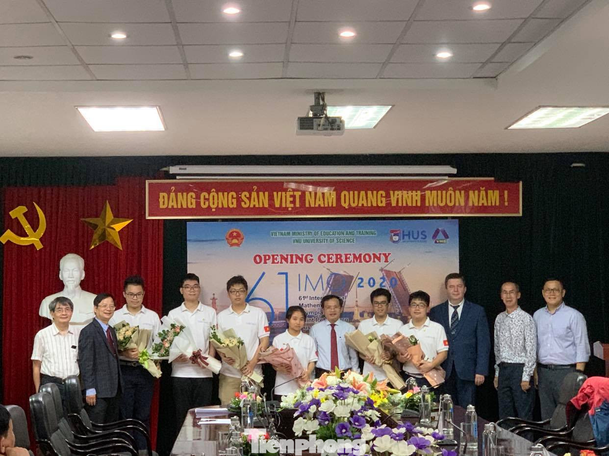 Thi Olympic Toán quốc tế 2020: Camera giám sát chặt các thí sinh ảnh 1