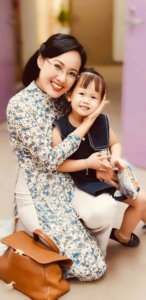 Hai BTV Thời sự giờ vàng VTV xúc động nói về nghề báo ảnh 1