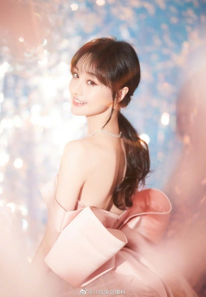 Showbiz 21/6: Hé lộ ngôi nhà đang bỏ hoang ở quê nhà của danh hài Hoài Linh ảnh 8