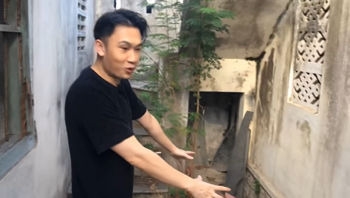 Showbiz 21/6: Hé lộ ngôi nhà đang bỏ hoang ở quê nhà của danh hài Hoài Linh ảnh 2