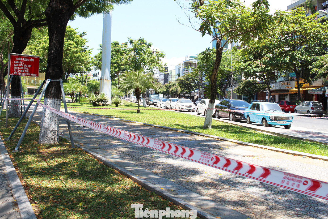 Dân bịt kín khẩu trang, hàng quán treo biển bán mang về ảnh 19