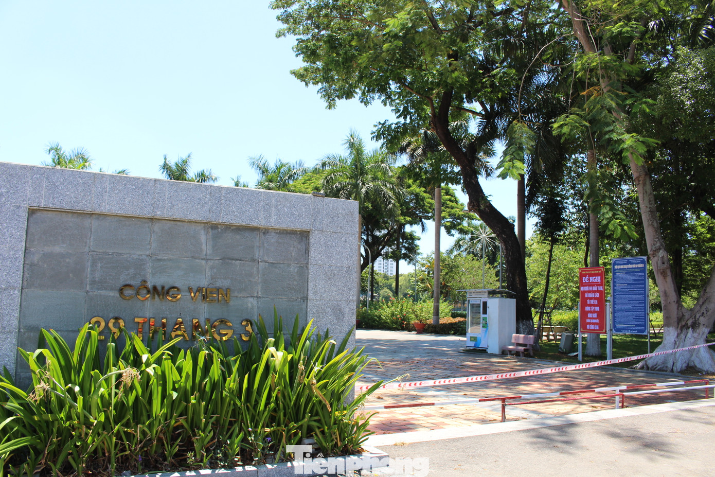 Dân bịt kín khẩu trang, hàng quán treo biển bán mang về ảnh 18