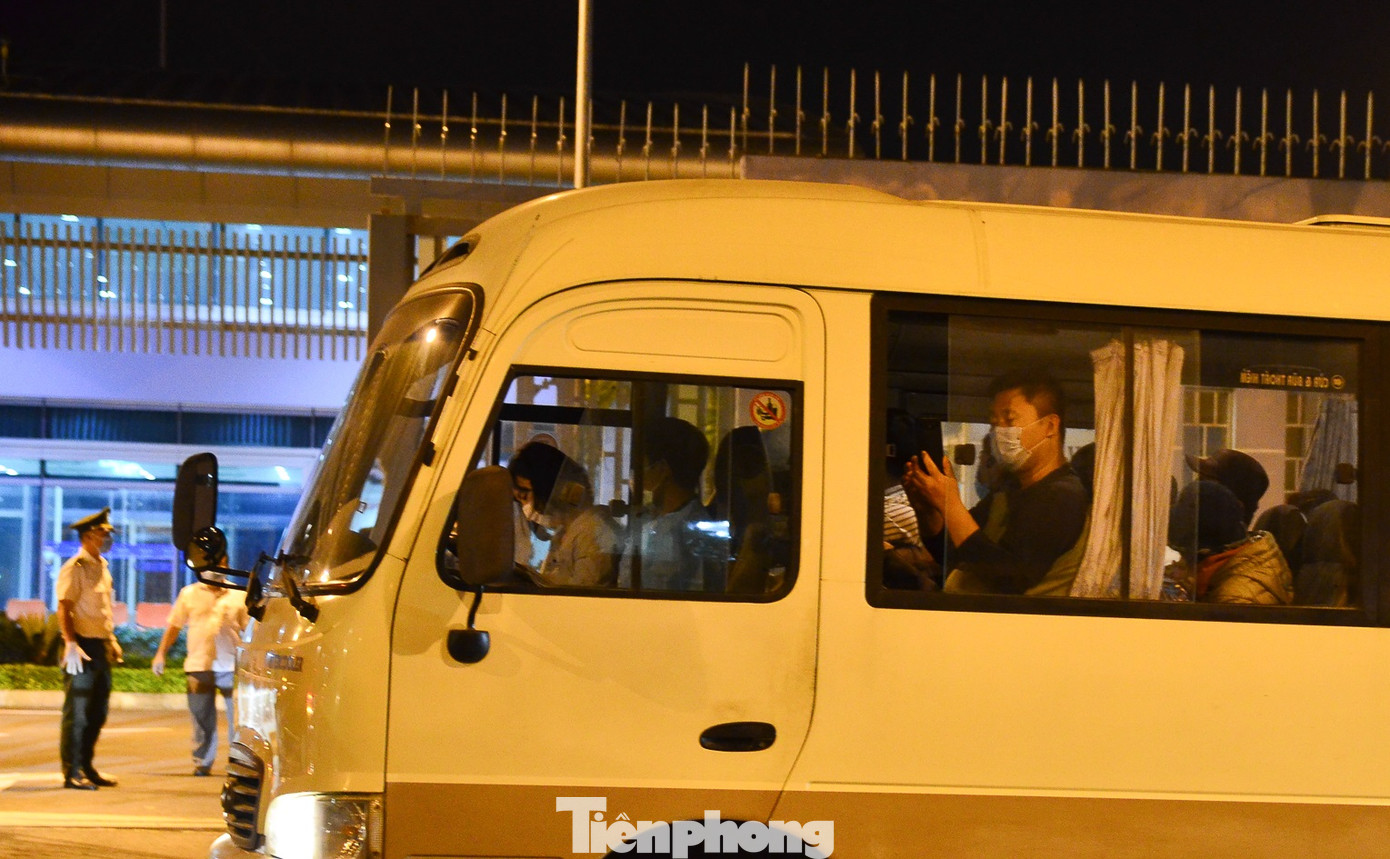 Đoàn du khách Daegu rời Đà Nẵng về Hàn Quốc lúc nửa đêm ảnh 2