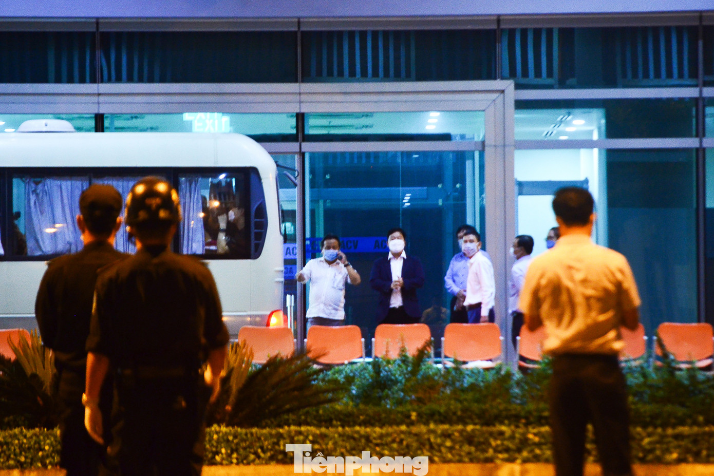 Đoàn du khách Daegu rời Đà Nẵng về Hàn Quốc lúc nửa đêm ảnh 3