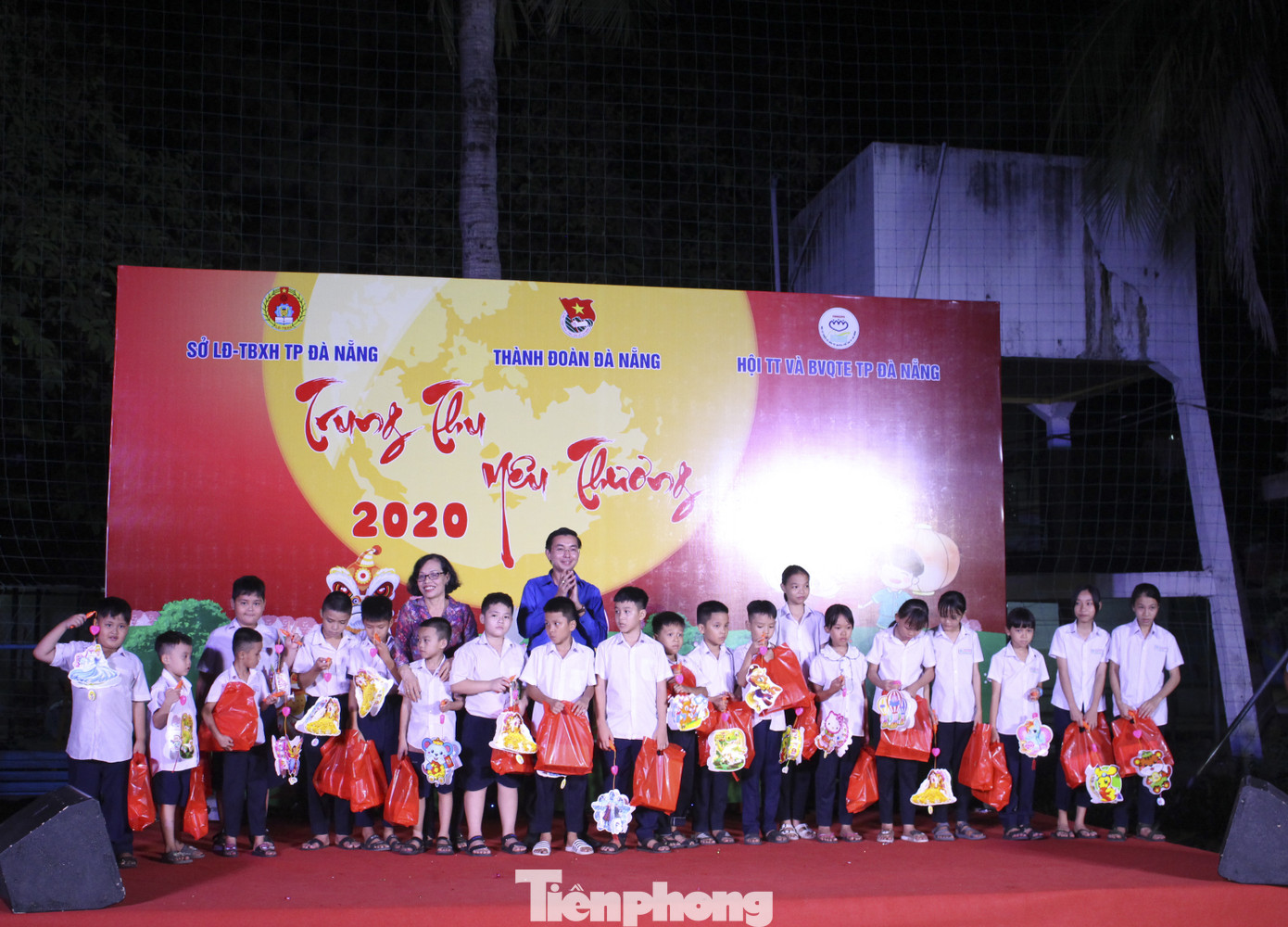 Chăm lo Tết Trung thu cho trẻ em khó khăn vùng tâm dịch ảnh 1