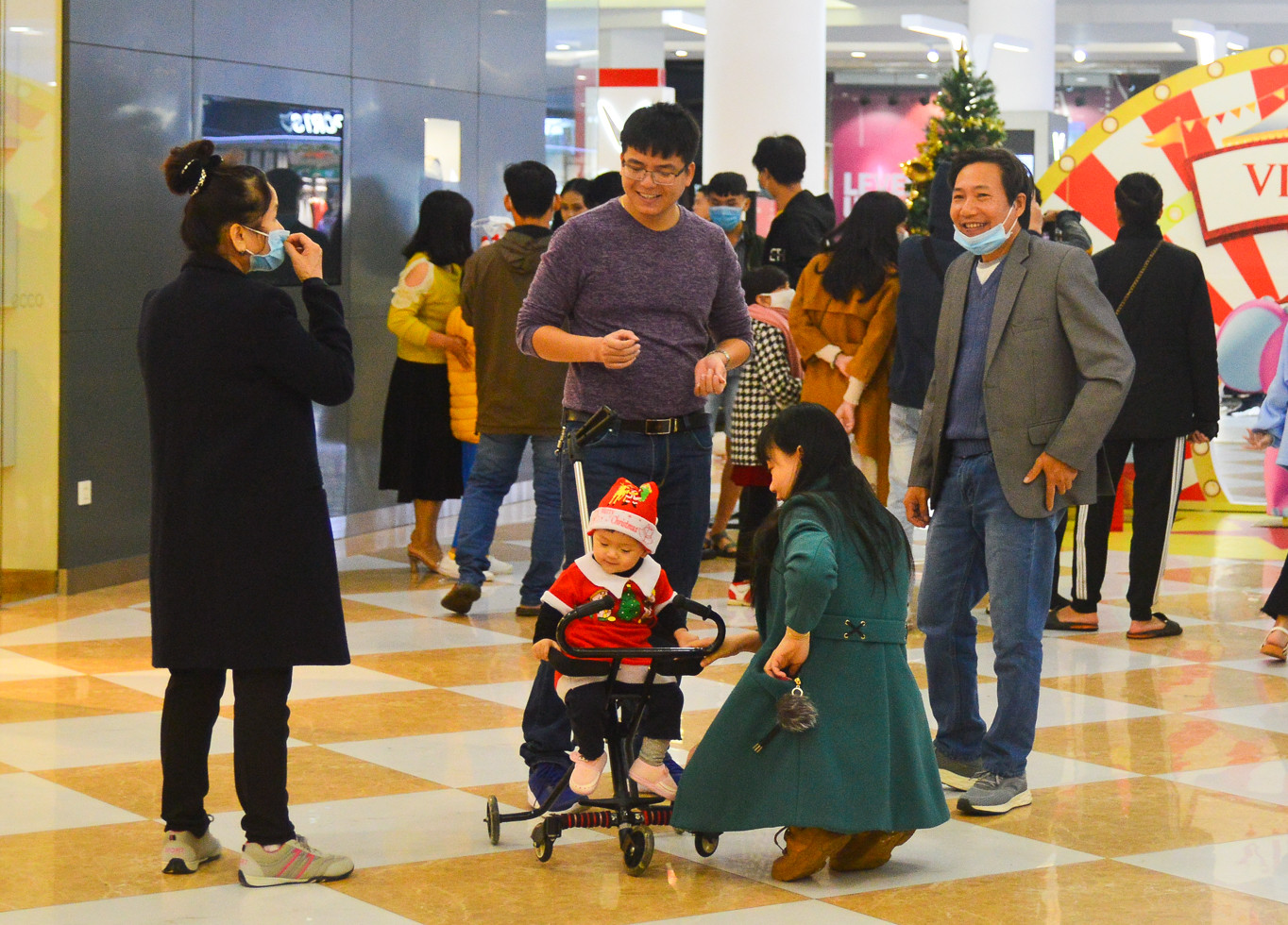 Cả nước tưng bừng đón chào Giáng sinh 2020 ảnh 73