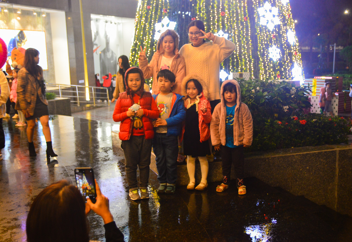 Cả nước tưng bừng đón chào Giáng sinh 2020 ảnh 71