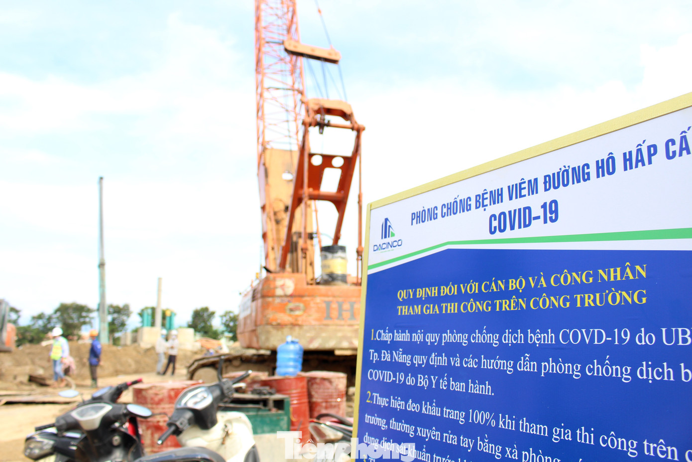 'Luật sắt' khẩu trang ở công trình trong tâm dịch Đà Nẵng ảnh 13