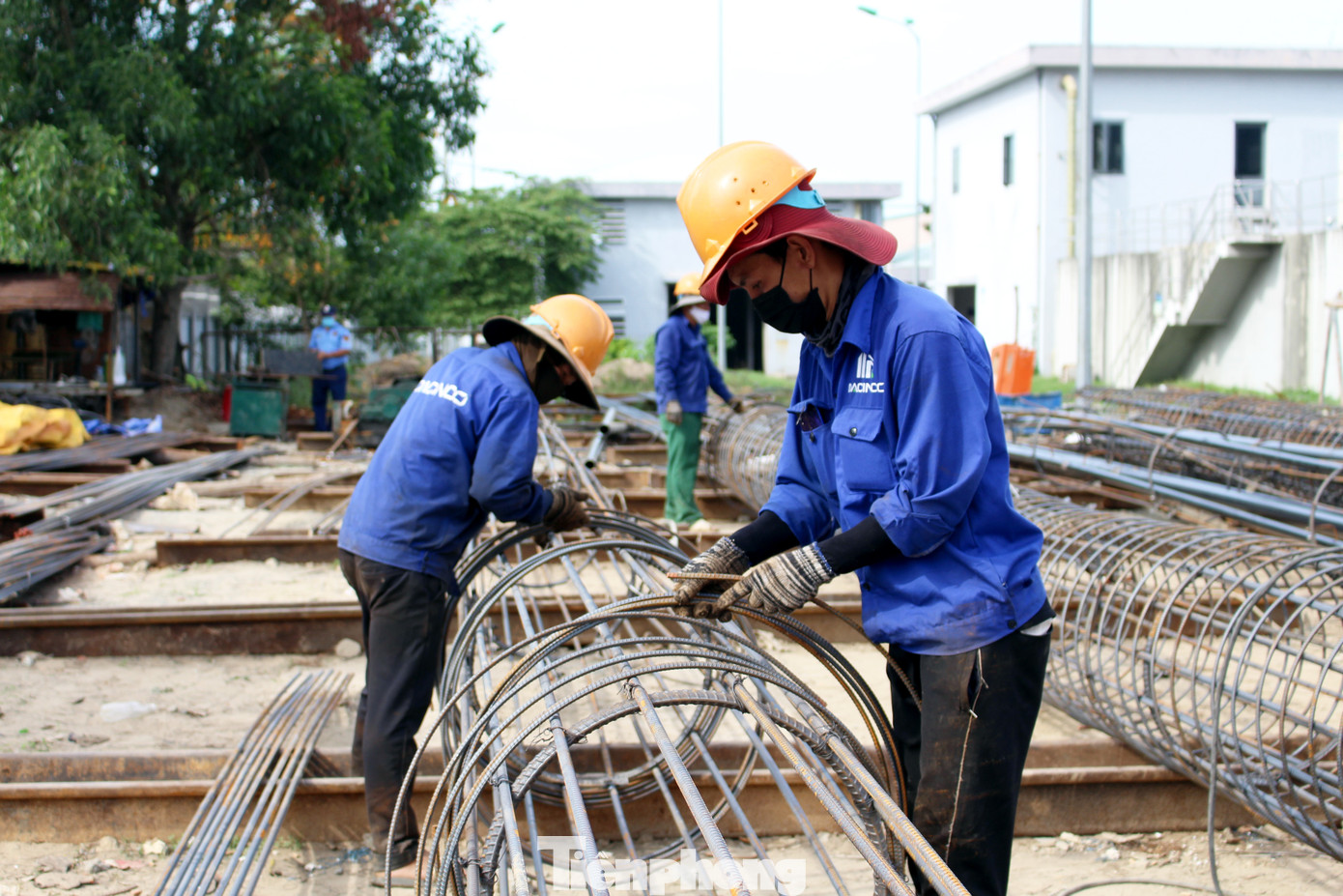 'Luật sắt' khẩu trang ở công trình trong tâm dịch Đà Nẵng ảnh 16