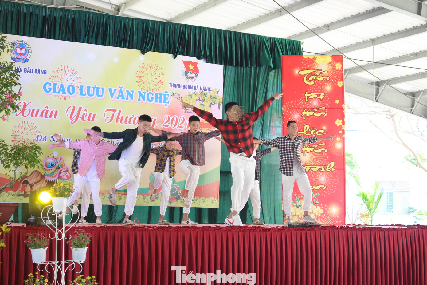 Mang Xuân sớm đến với những mảnh đời lầm lỡ ảnh 4