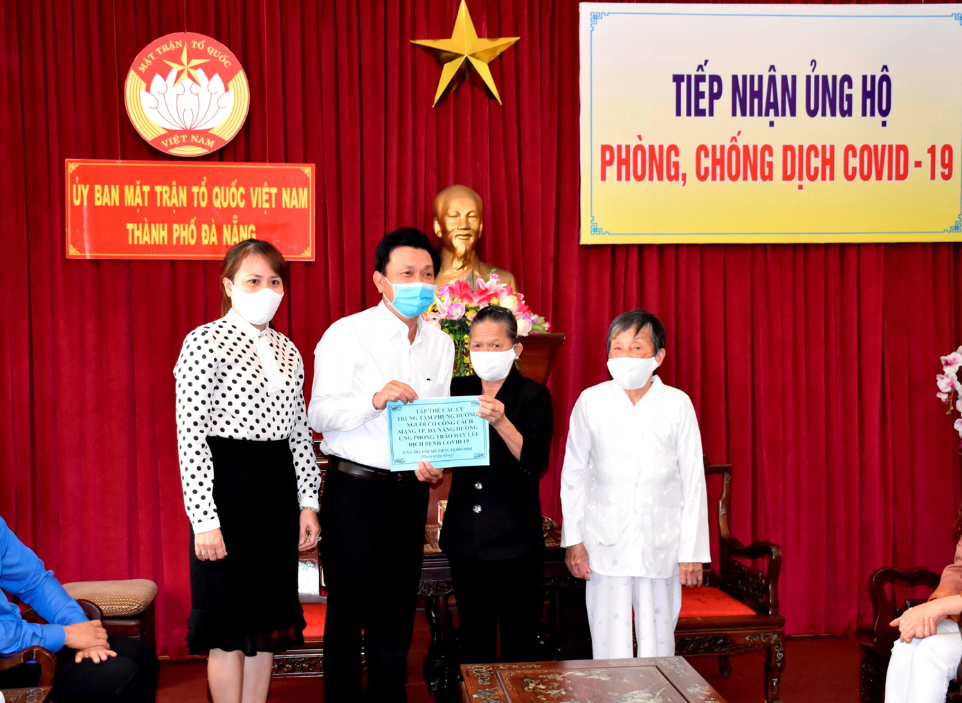 Hơn 80 tấn gạo ủng hộ cho 2 'ATM gạo' ở Đà Nẵng ảnh 1