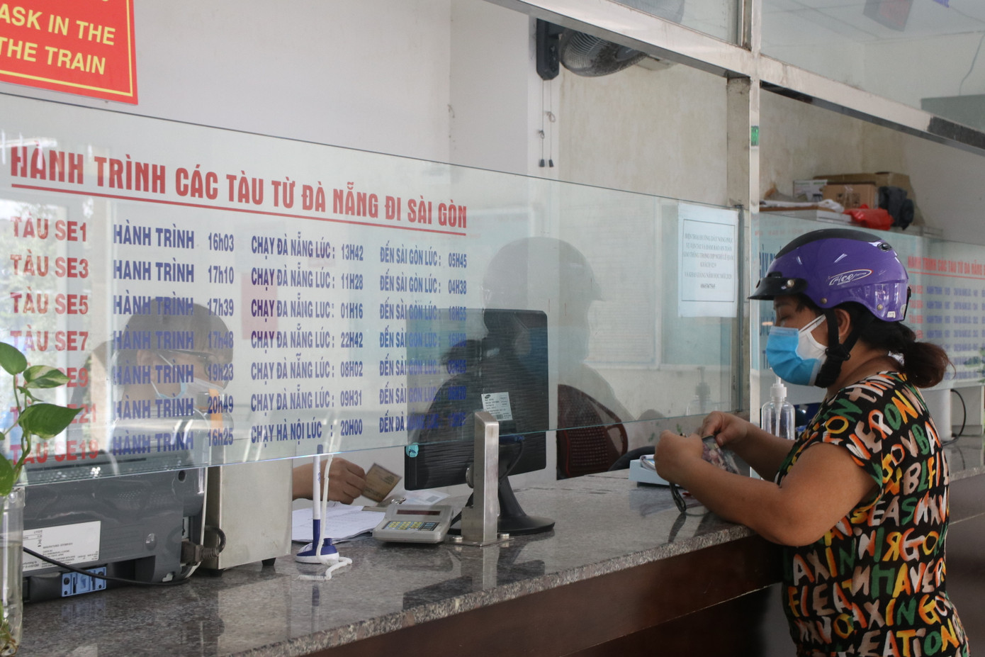 Bến xe, nhà ga Đà Nẵng đìu hiu sau lệnh 'thông đường' ảnh 6