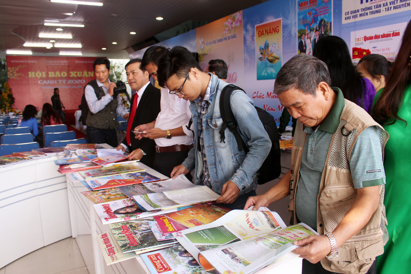 Hơn 800 ấn phẩm trưng bày tại Hội Báo Xuân Đà Nẵng ảnh 2
