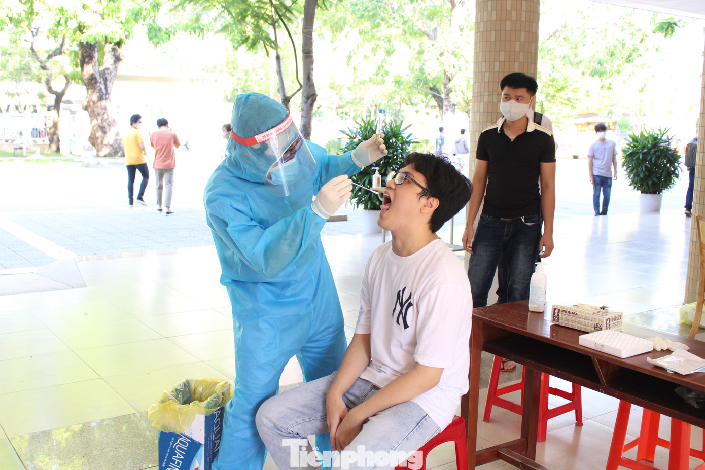 Tâm trạng 11.000 thí sinh Đà Nẵng thế nào khi được xét nghiệm SARS-CoV-2 ảnh 18