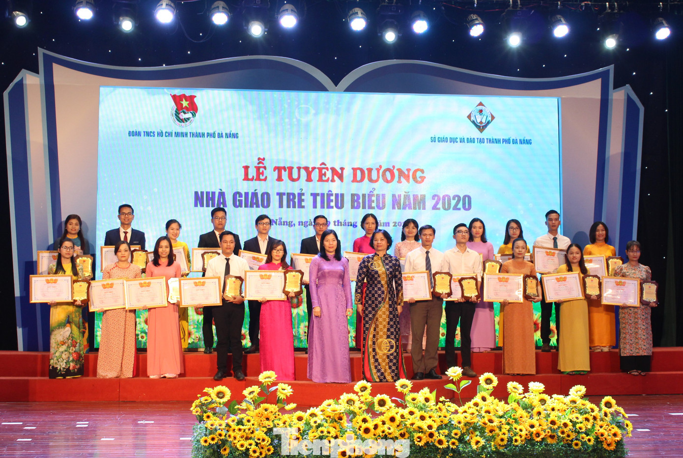 Thành Đoàn Đà Nẵng tôn vinh 24 nhà giáo trẻ tiêu biểu ảnh 1