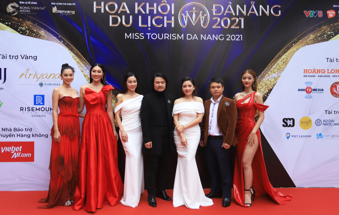Tiểu Vy, Kiều Loan 'cầm cân nảy mực' Hoa khôi Du lịch Đà Nẵng 2021 ảnh 1