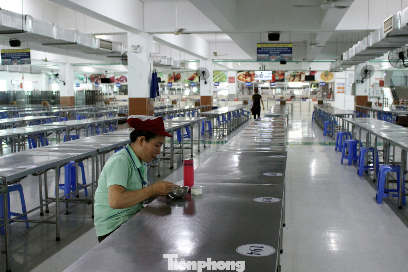 Không để dịch COVID - 19 bùng phát ở các khu công nghiệp ảnh 6