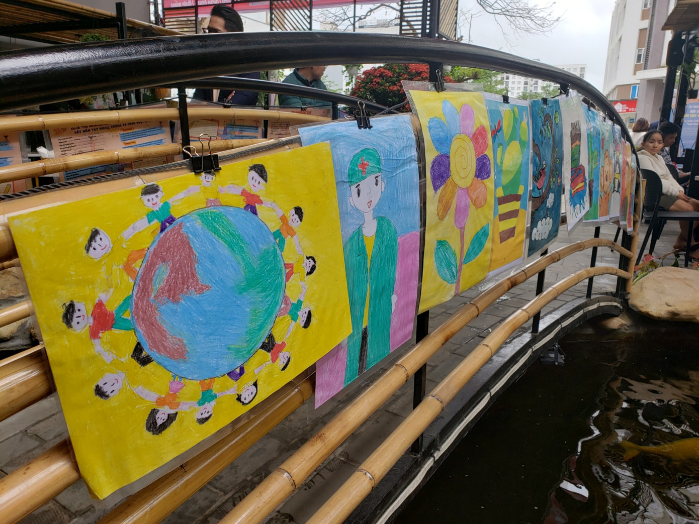 Triển lãm nghệ thuật đầu tiên về hội chứng phổ tự kỷ ở Đà Nẵng ảnh 4