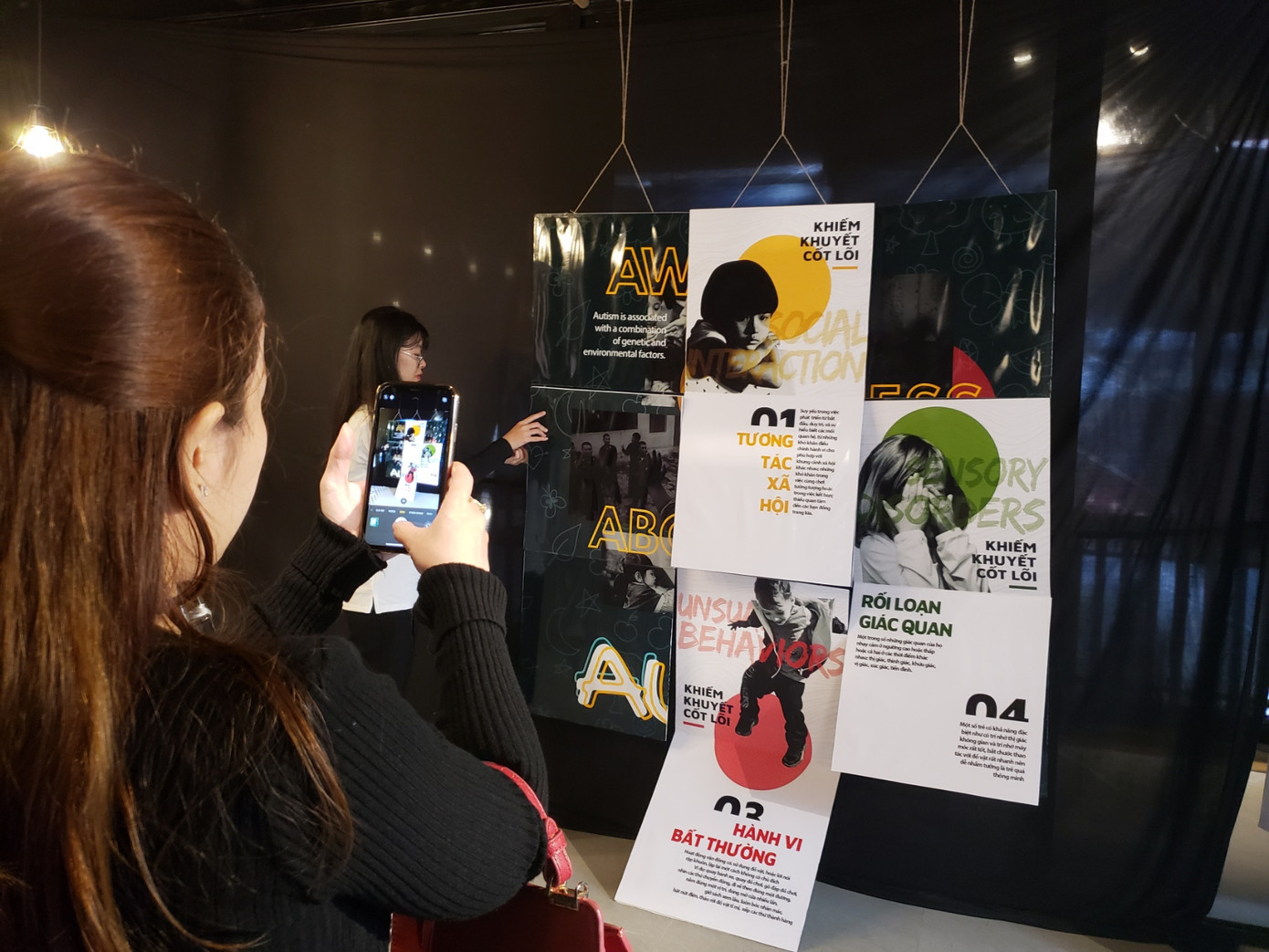 Triển lãm nghệ thuật đầu tiên về hội chứng phổ tự kỷ ở Đà Nẵng ảnh 2