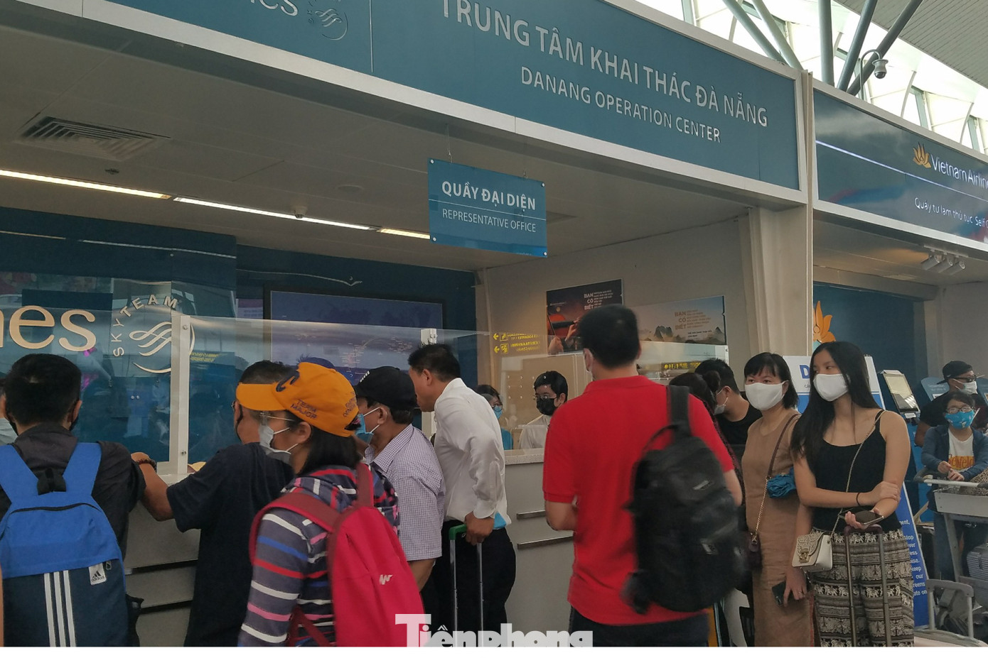 Khách du lịch đổ dồn về sân bay Đà Nẵng 'chạy' giãn cách xã hội ảnh 3